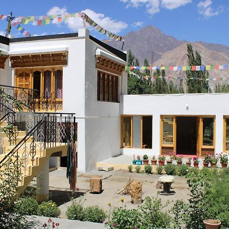 Sernang Homestay Hundar 외부 사진