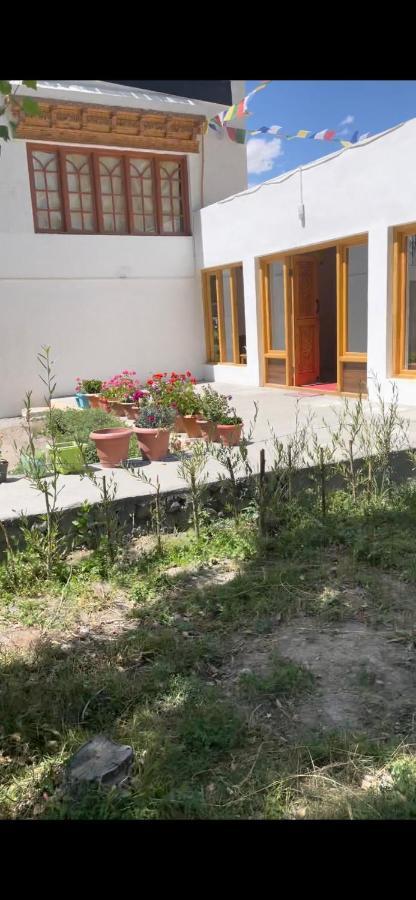Sernang Homestay Hundar 외부 사진