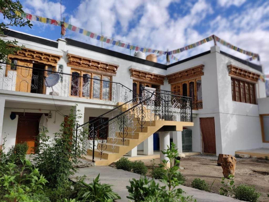 Sernang Homestay Hundar 외부 사진