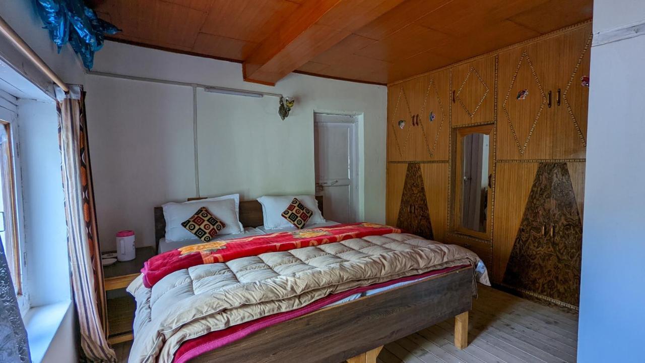 Sernang Homestay Hundar 외부 사진